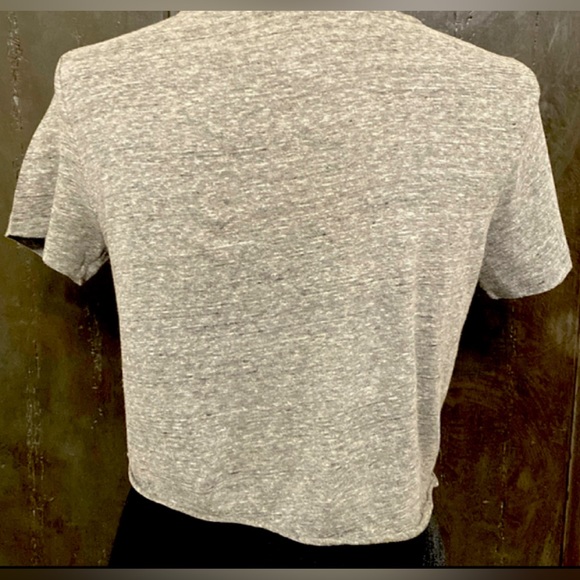 Aeropostale gray cropped t-shirt - Size small petite - Picture 3 of 7